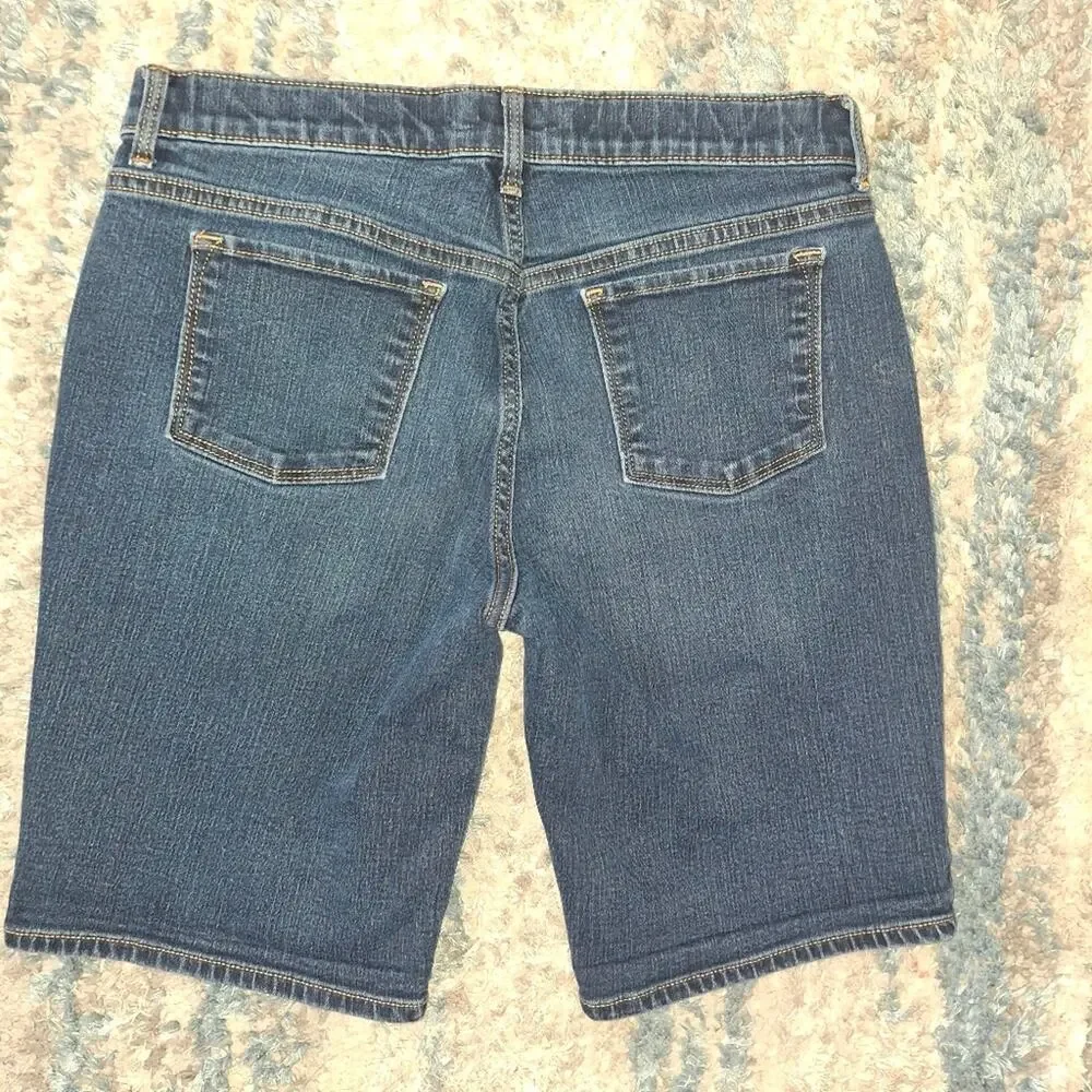 Old Navy Stretch Bermuda Shorts Set of 2 || GUC